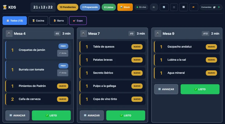 The kitchen display (Spanish interface) with several orders, each dish with its status and the Advance and Ready buttons.